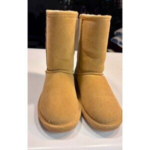Bearpaw Women's Beige/Tan Boots Fleece lined Size 6